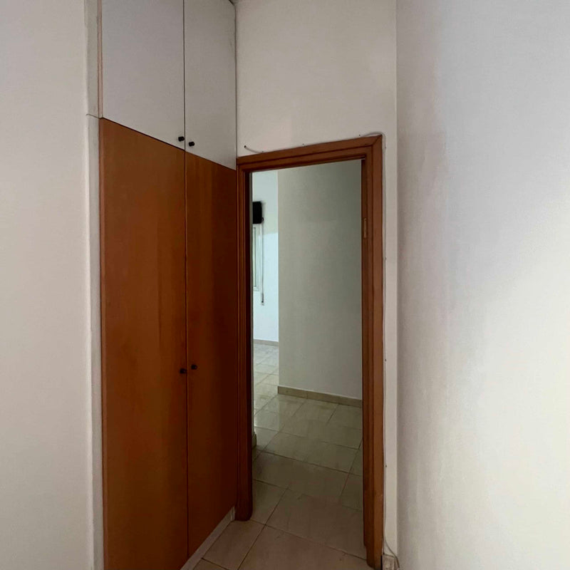 הדלתות והמשקופים במראה מיושן? בקלות נהפוך למודרני ורענן! 🤩