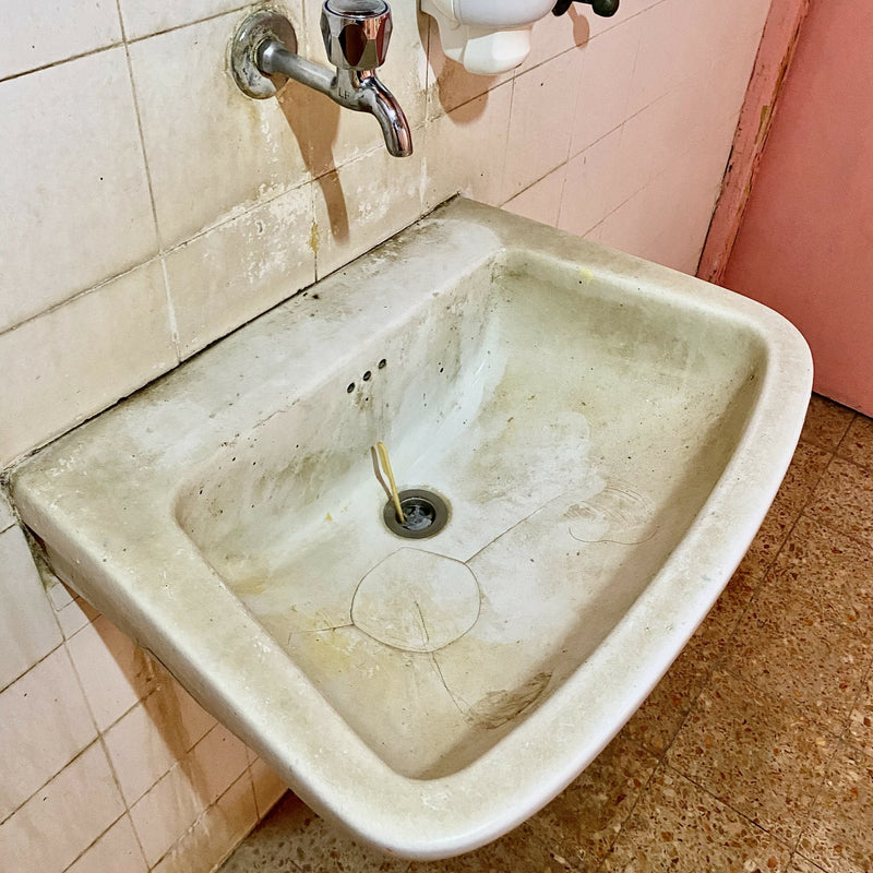 מייקאובר לחדר שירותים שהוזנח 15 שנה! 🤢