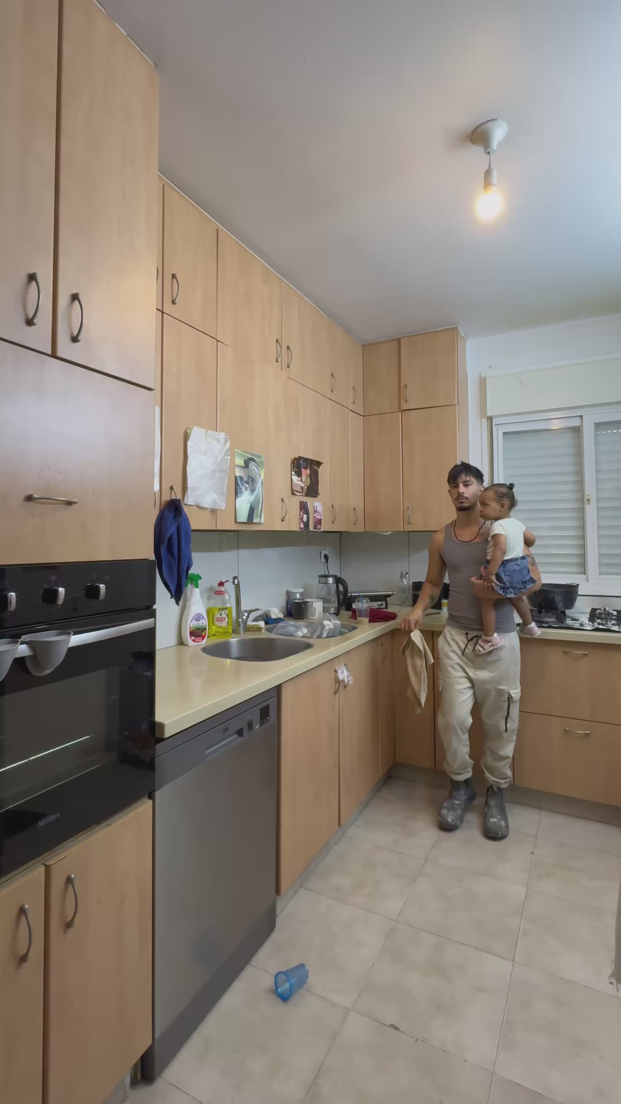 טען וידאו: 