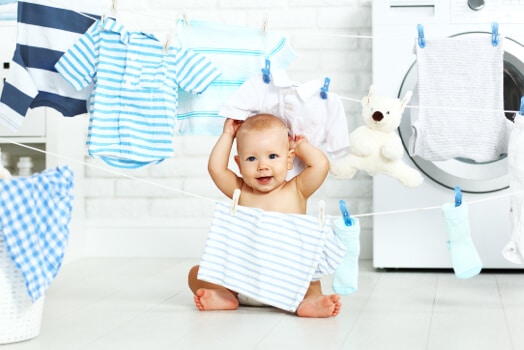 איך לכבס בגדי תינוקות?